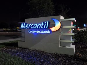 Mercantil Commerce Bank